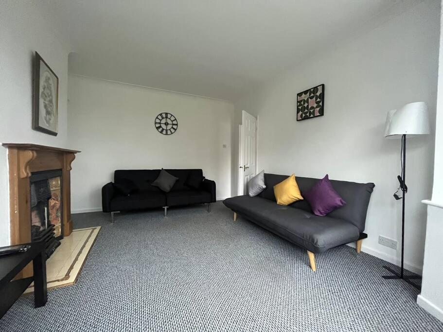 Spacious 4 Bed Home Near Nec, Jlr & Airport Parking For 3 Cars Ideal For Contractors! 索利赫尔 外观 照片