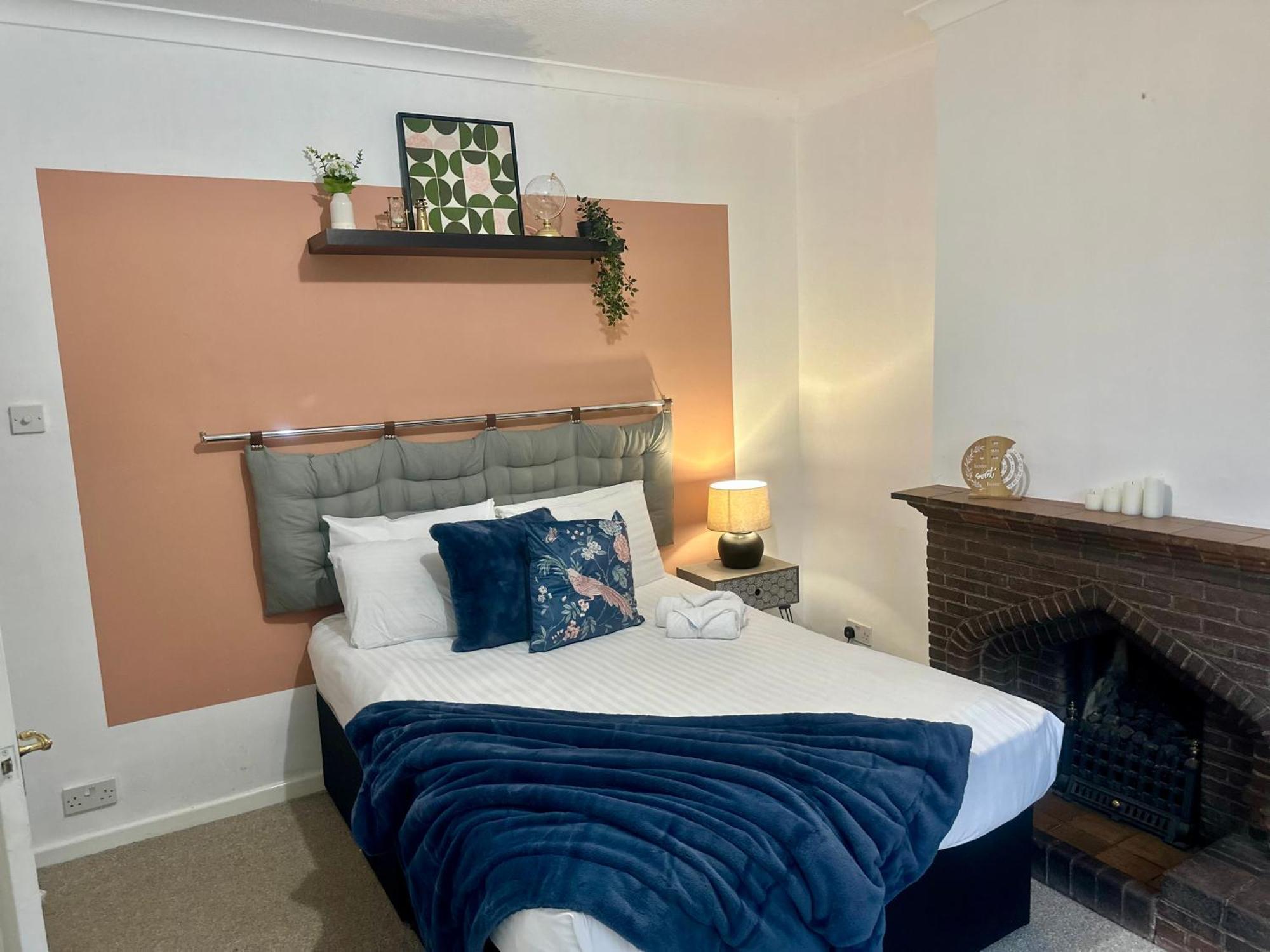 Spacious 4 Bed Home Near Nec, Jlr & Airport Parking For 3 Cars Ideal For Contractors! 索利赫尔 外观 照片